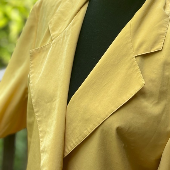 Howard Wolf Silky Yellow Jacket - Picture 3 of 6